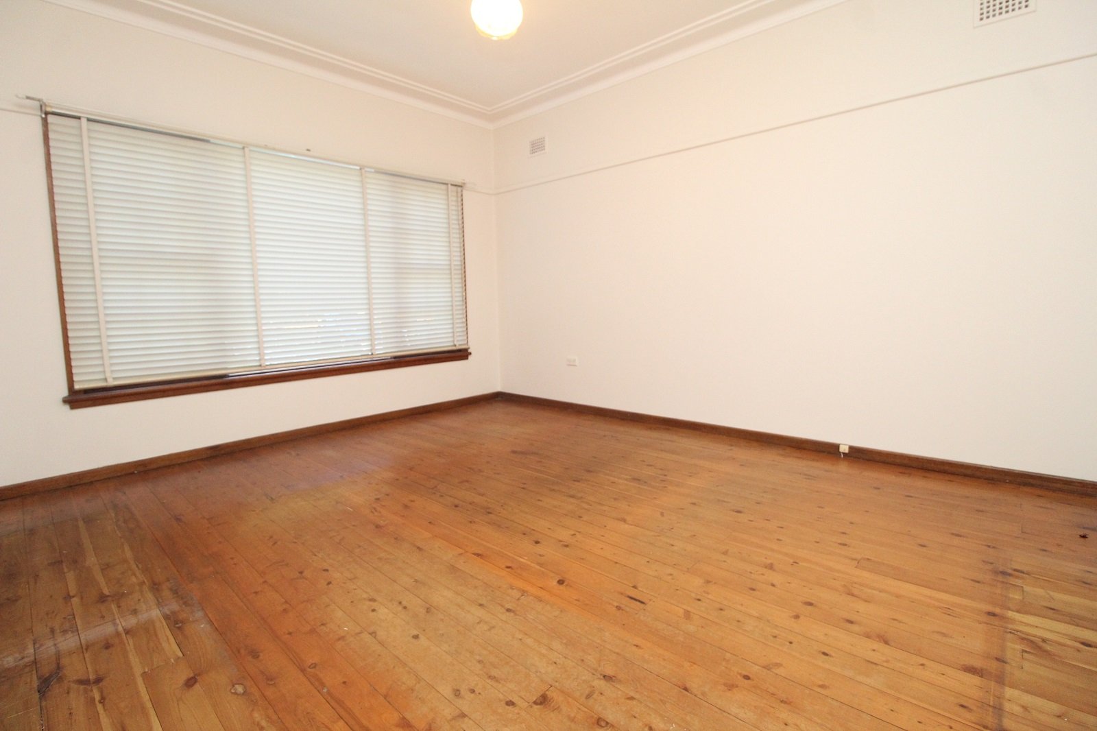 1 DIANA Avenue ROSELANDS 5