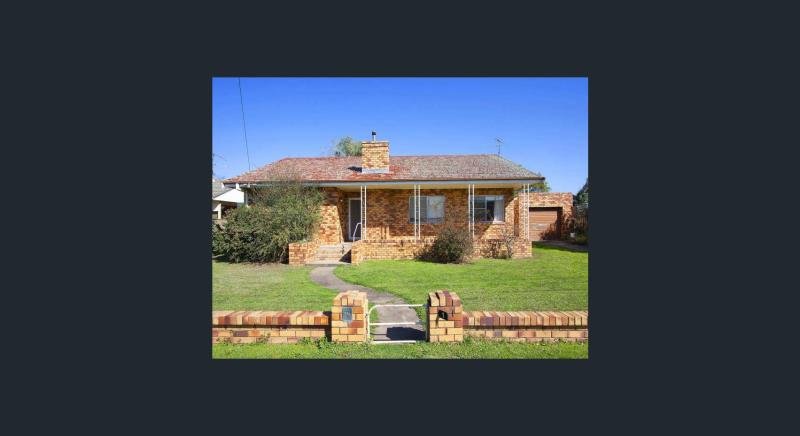 1 Diane Street TAMWORTH 1