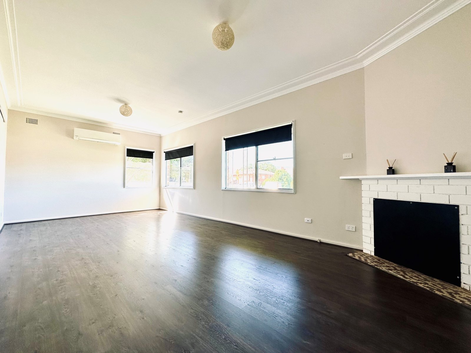 1 Diane Street TAMWORTH 5