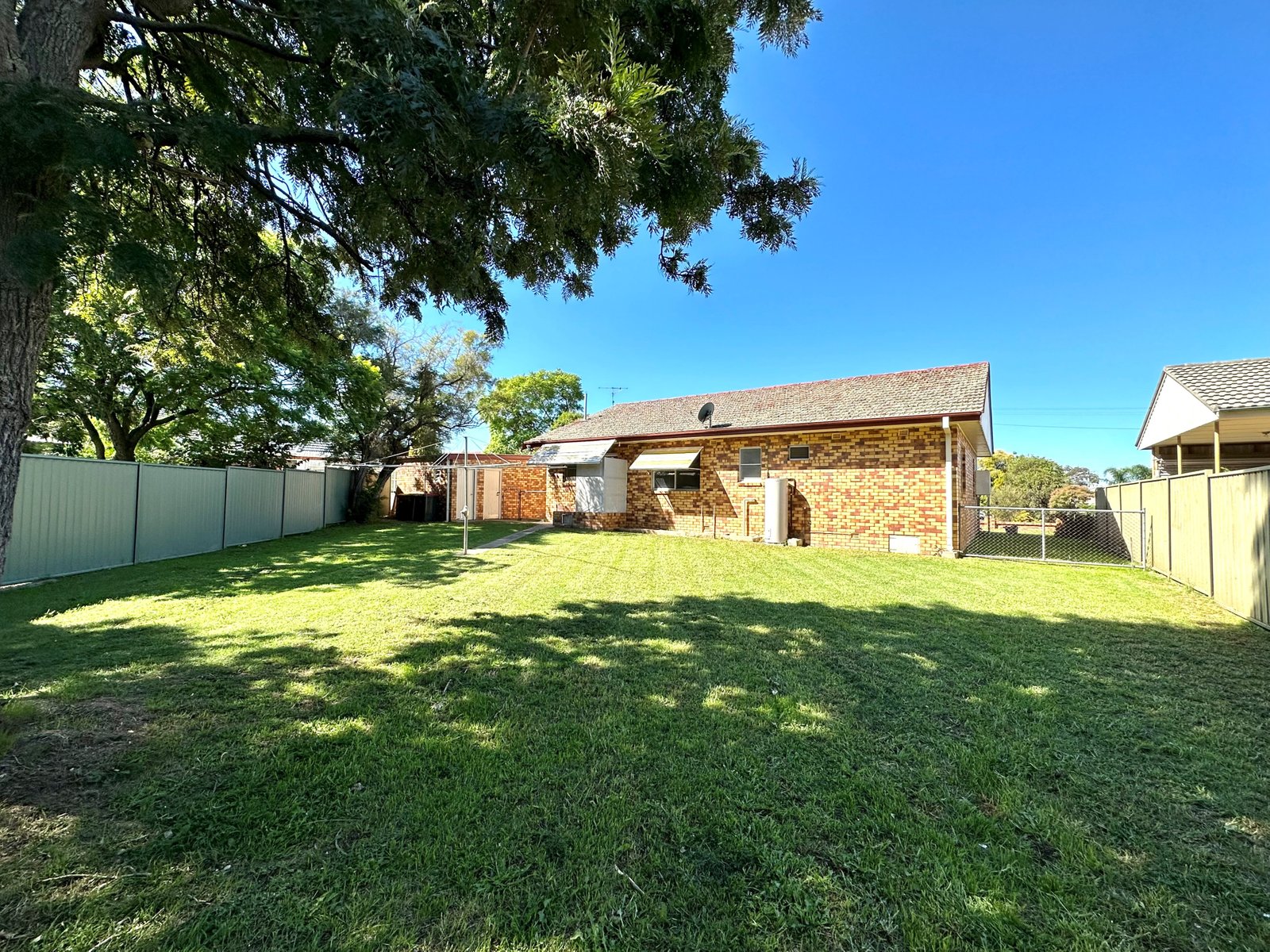 1 Diane Street TAMWORTH 16