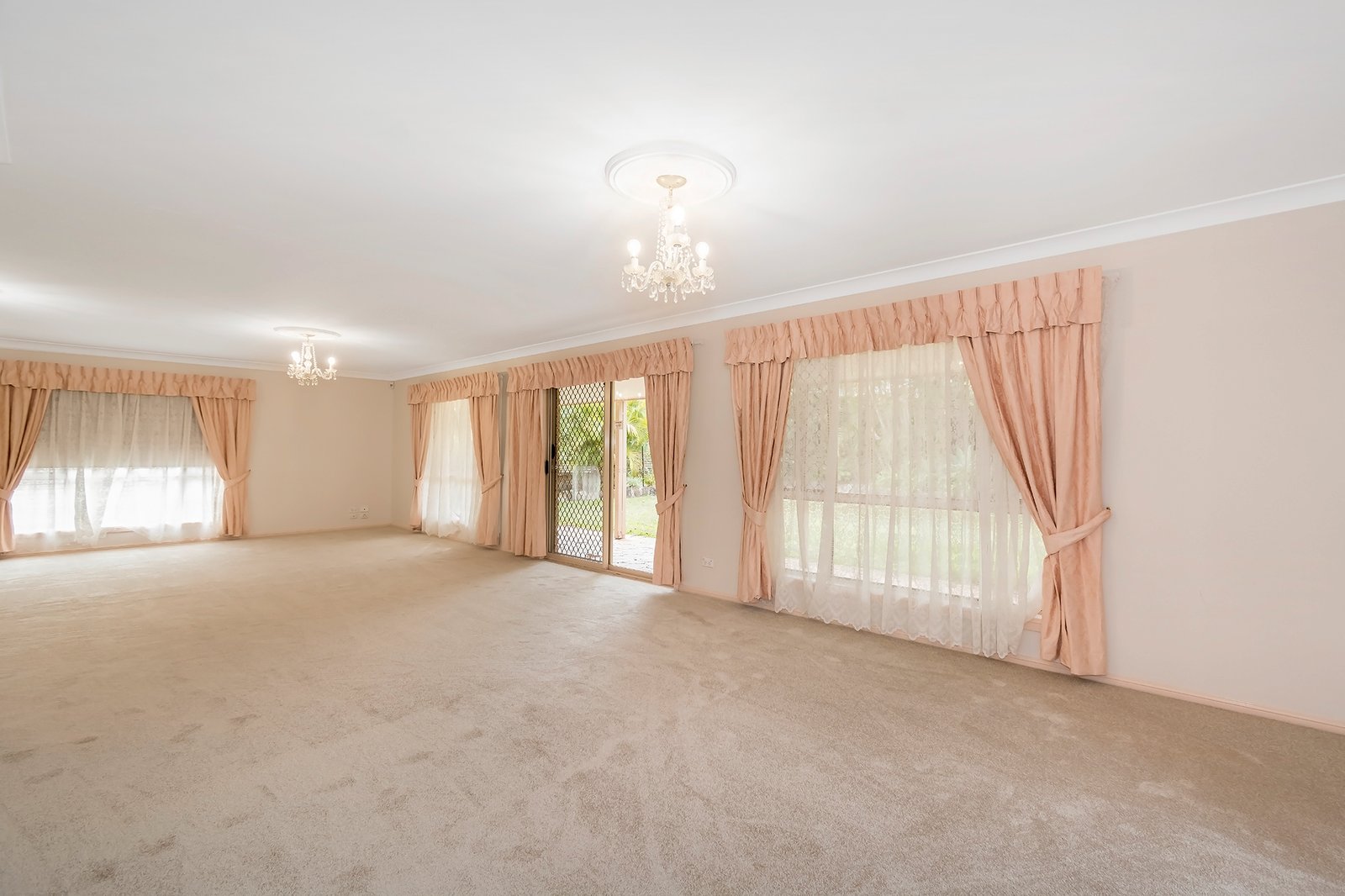 1 Doncaster Court ROBINA 4