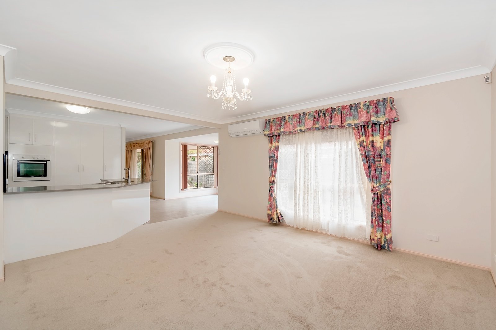 1 Doncaster Court ROBINA 6