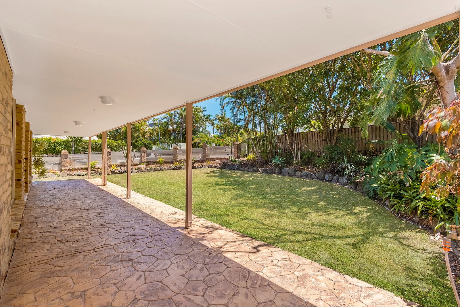 1 Doncaster Court ROBINA 9