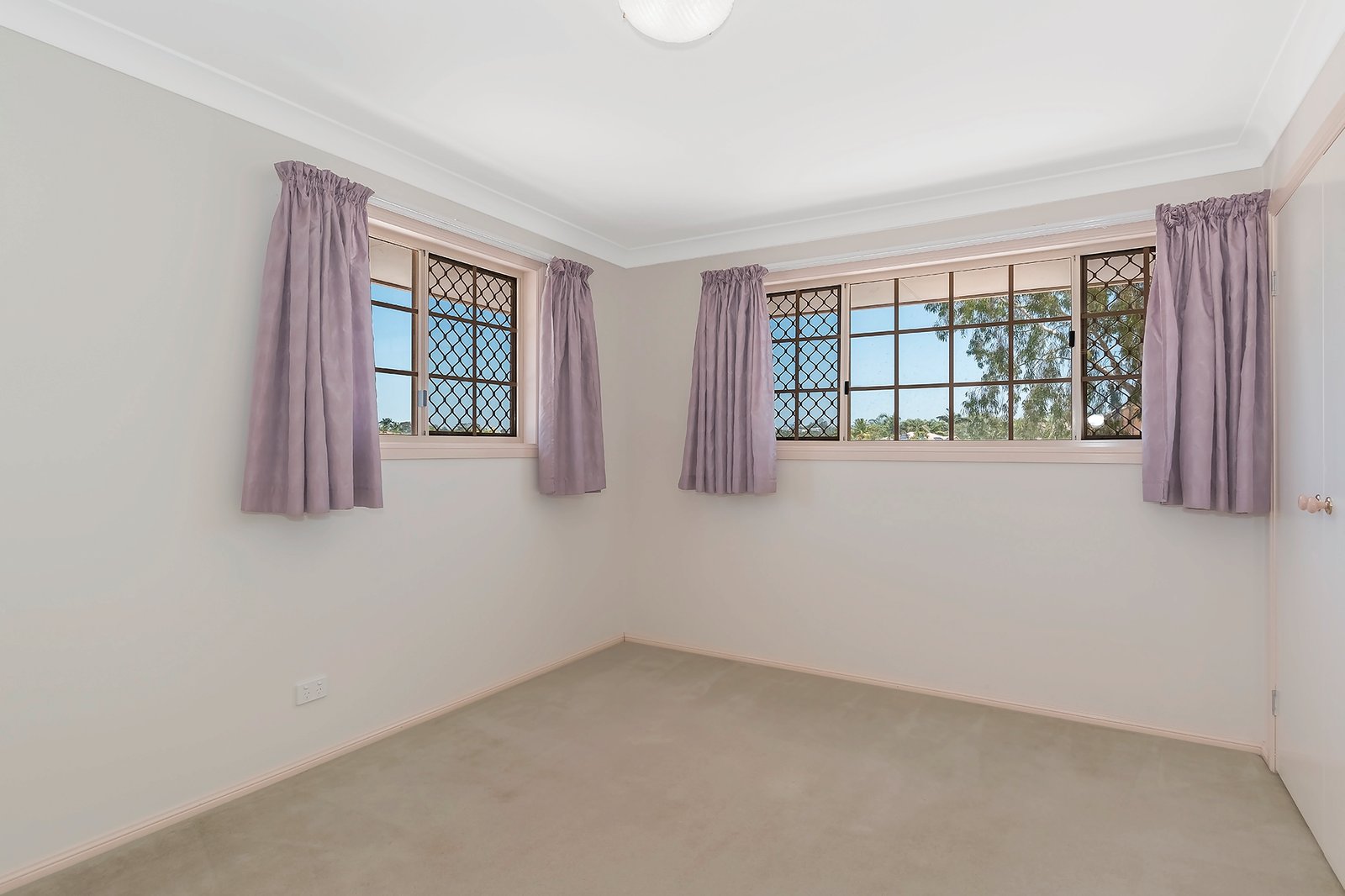 1 Doncaster Court ROBINA 12