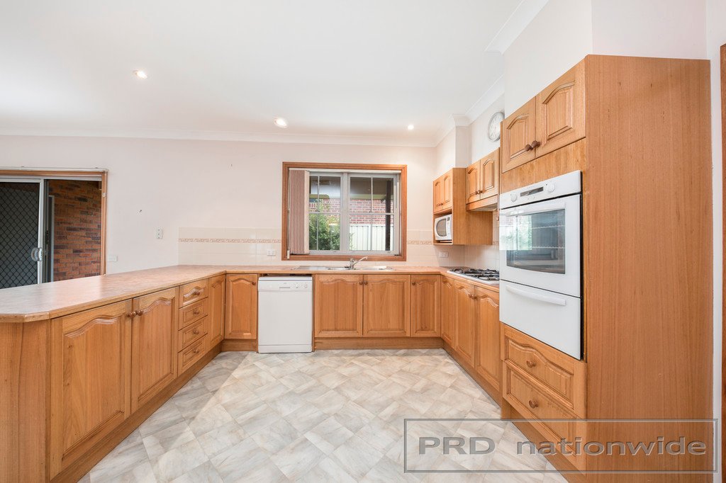 1 Douglas Close LARGS 3