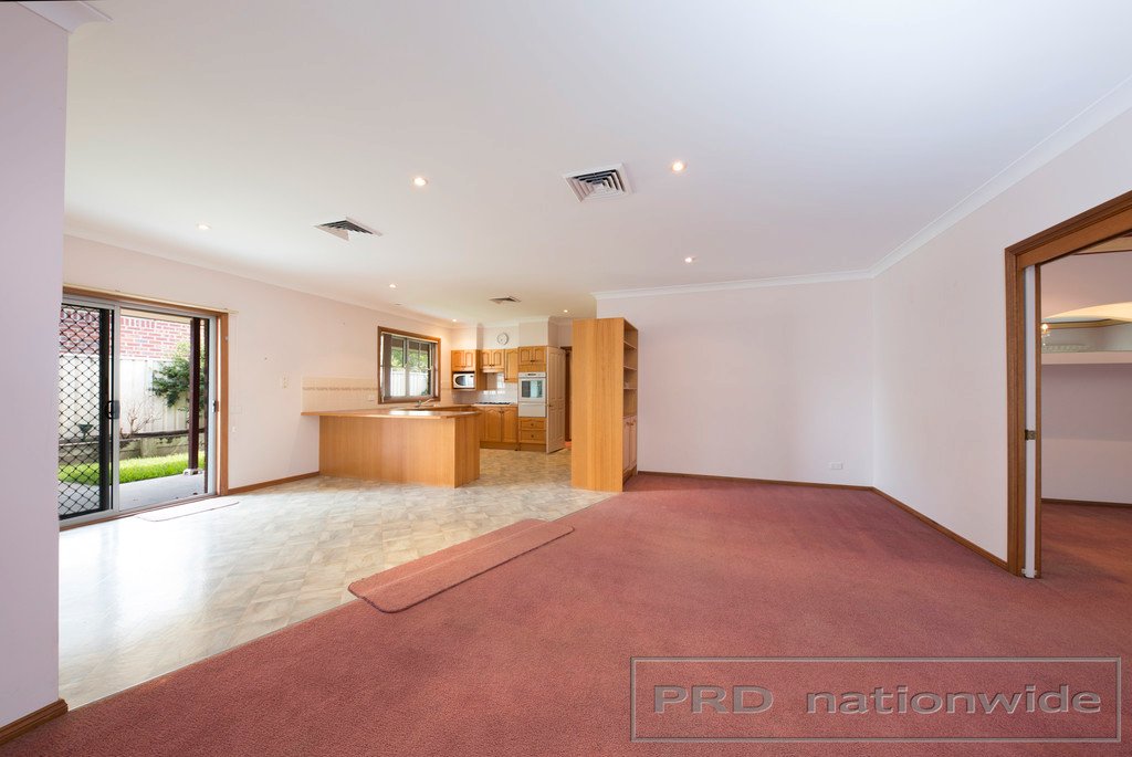 1 Douglas Close LARGS 7