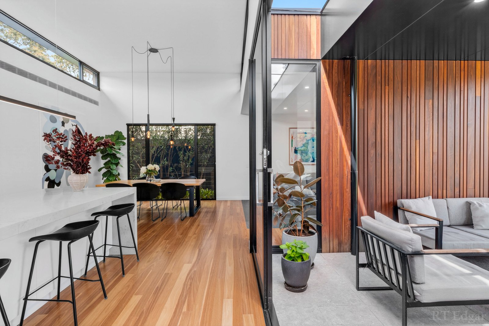 Real Estate and Property in 1 Douglas Court, Point Lonsdale, VIC