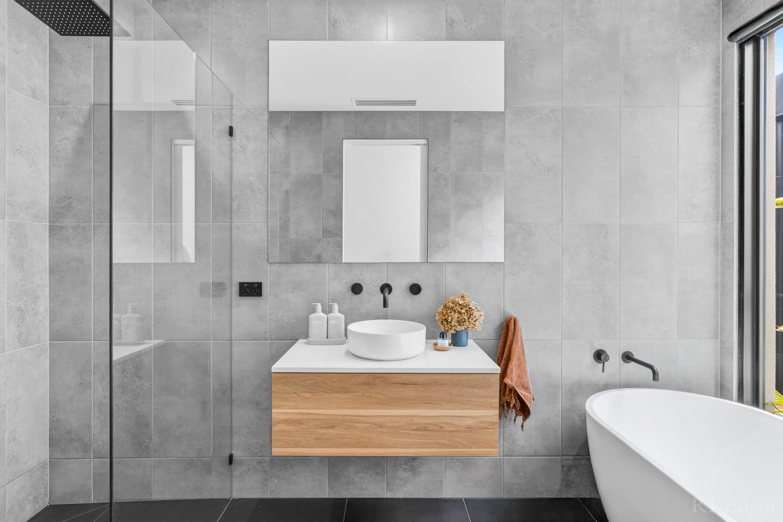 Real Estate and Property in 1 Douglas Court, Point Lonsdale, VIC