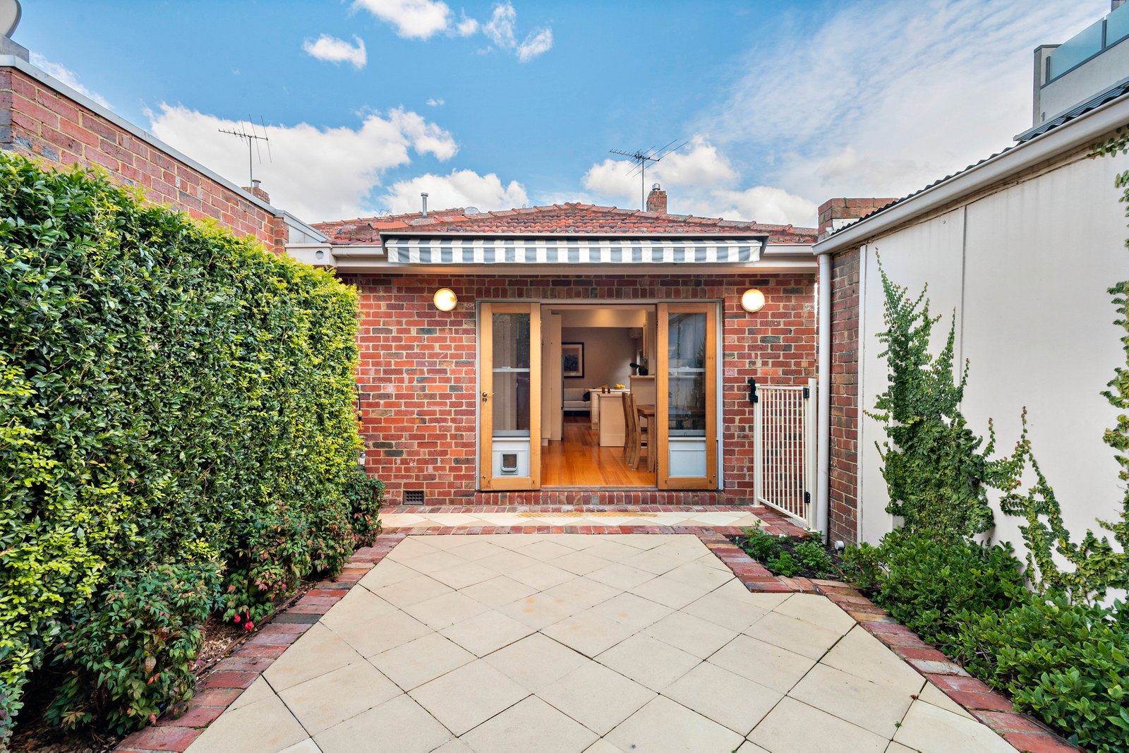 Real Estate and Property in 1 Dover Street, Caulfield South, VIC