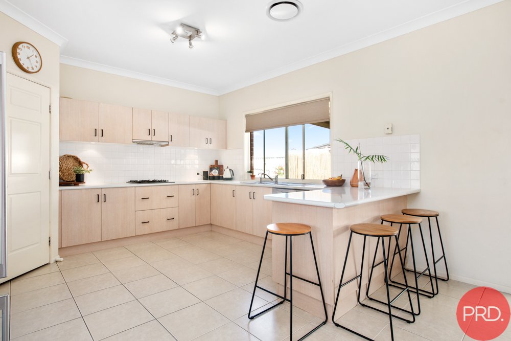 1 Drayton Crescent THORNTON 10