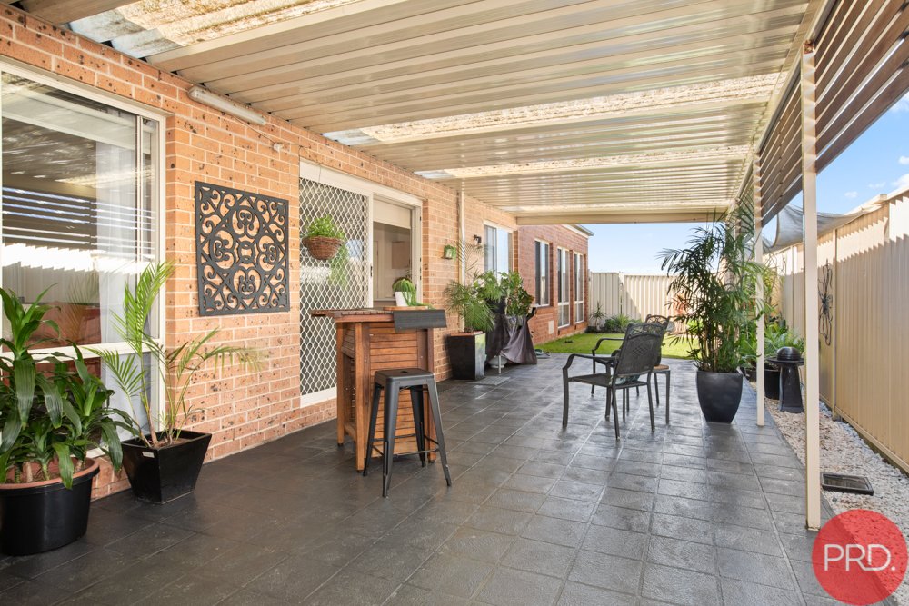 1 Drayton Crescent THORNTON 13