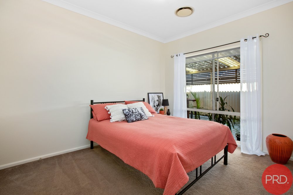 1 Drayton Crescent THORNTON 19