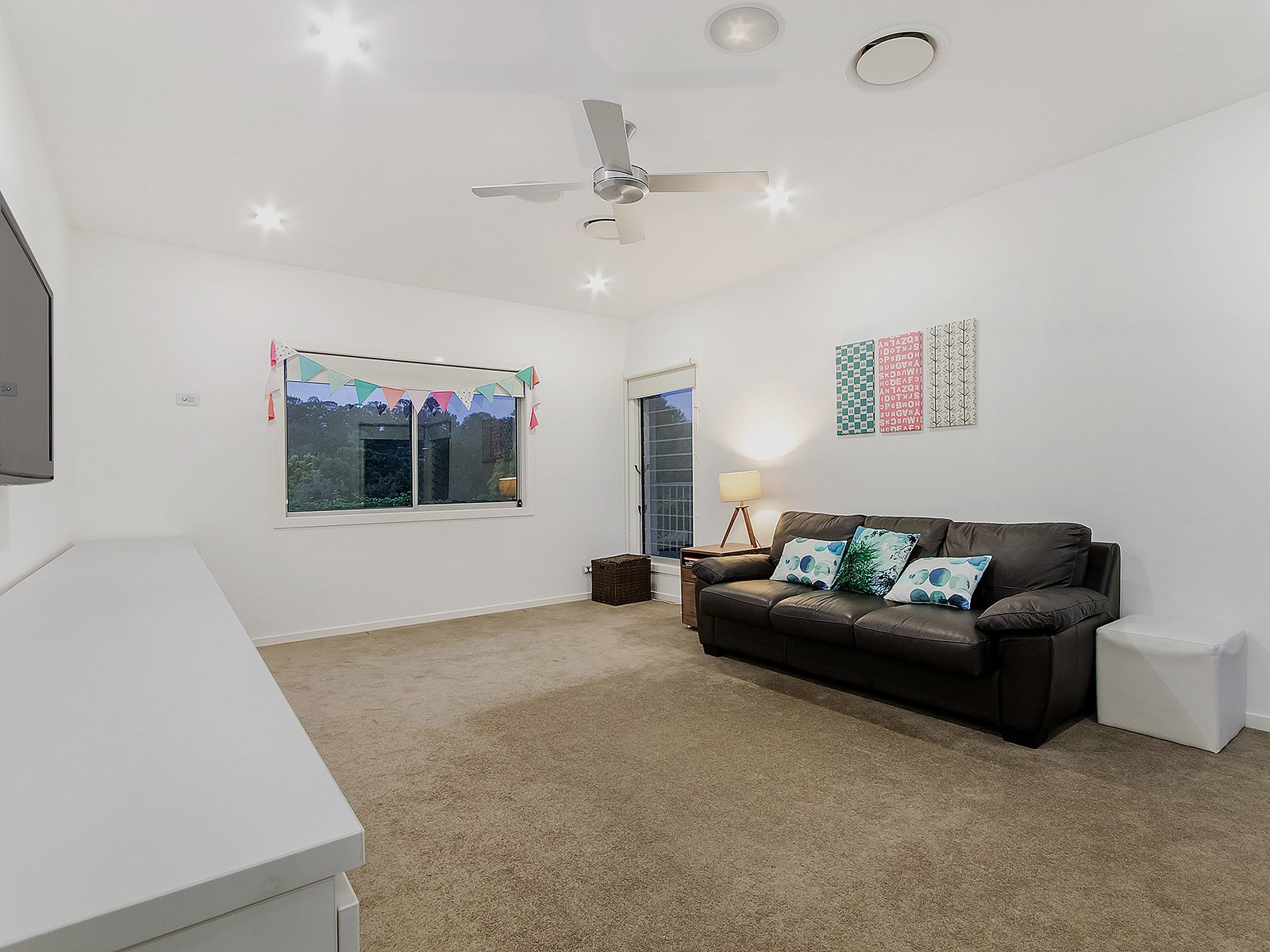 1 Dungogie Drive TALLEBUDGERA 10