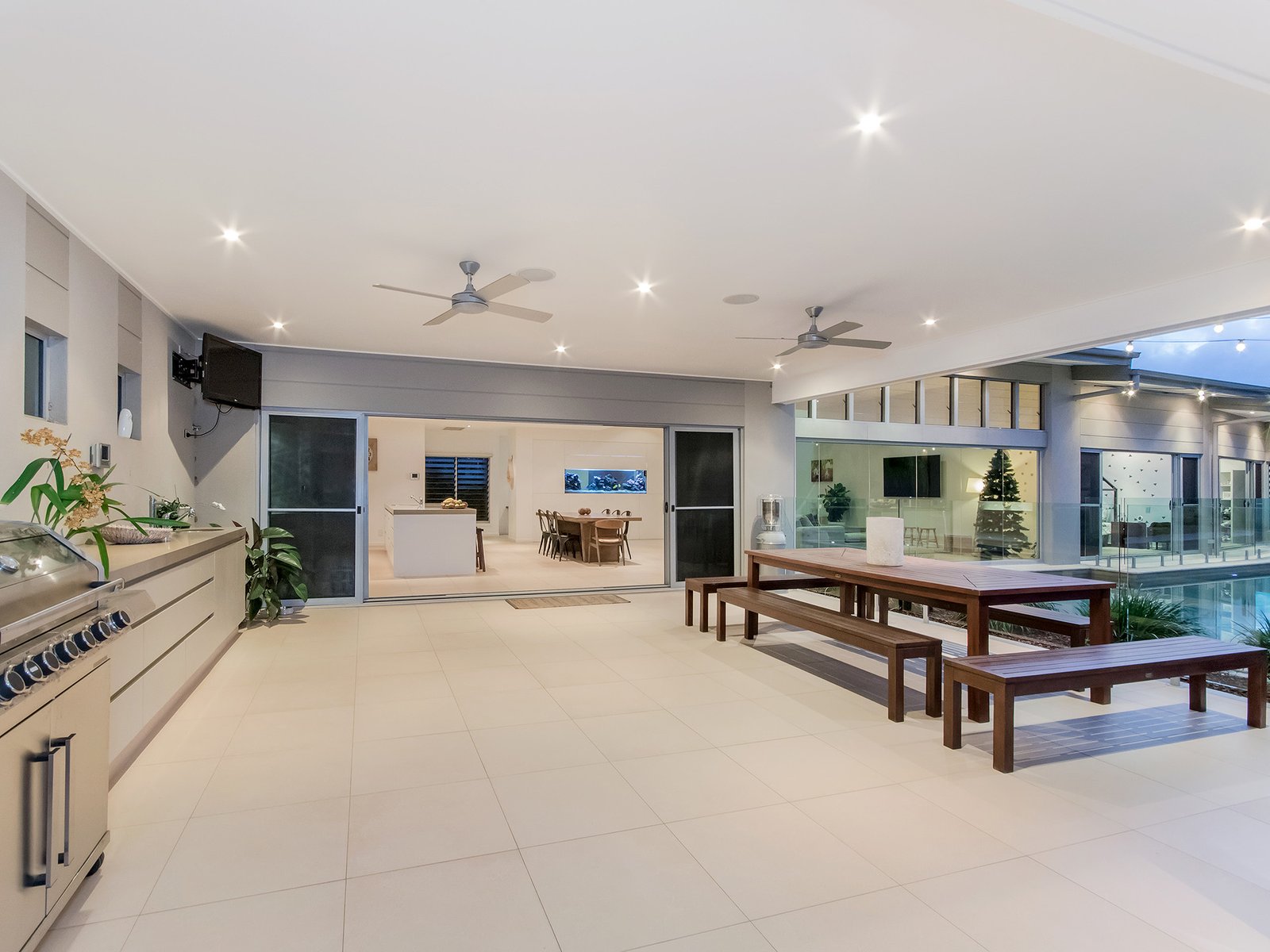 1 Dungogie Drive TALLEBUDGERA 12