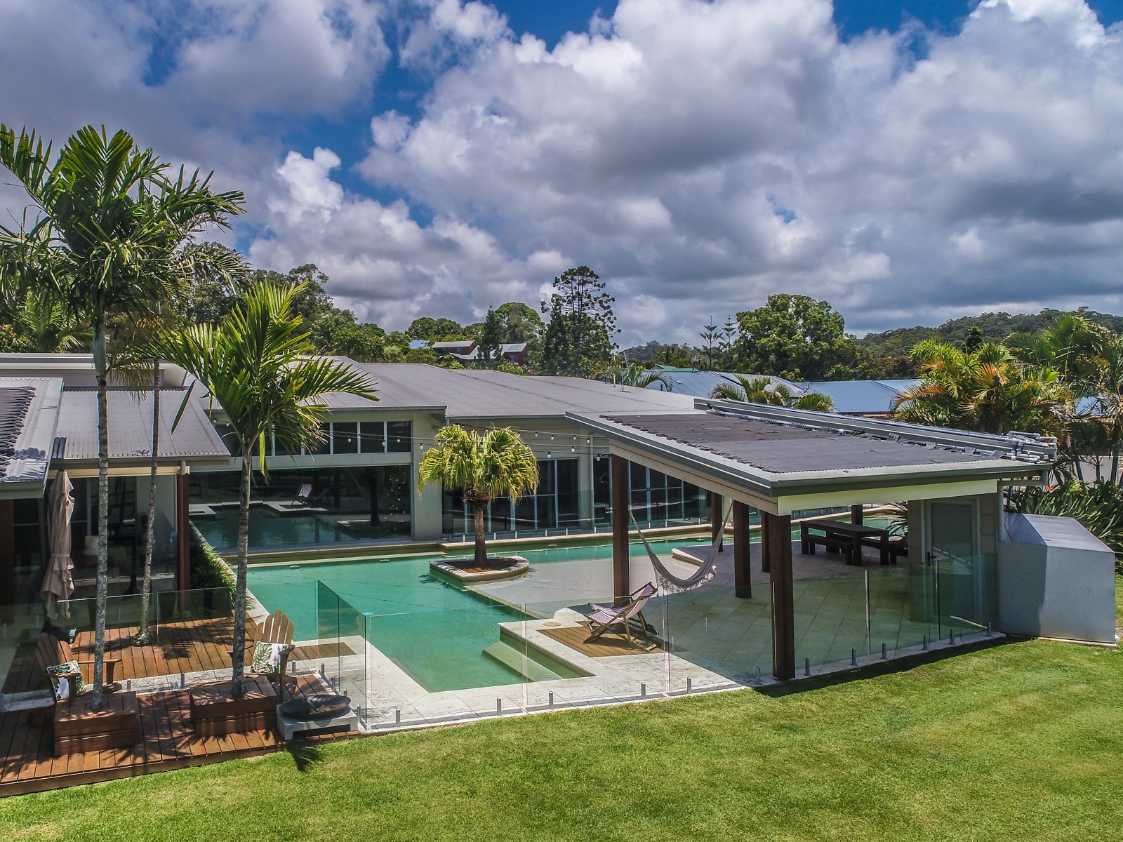 1 Dungogie Drive TALLEBUDGERA 17