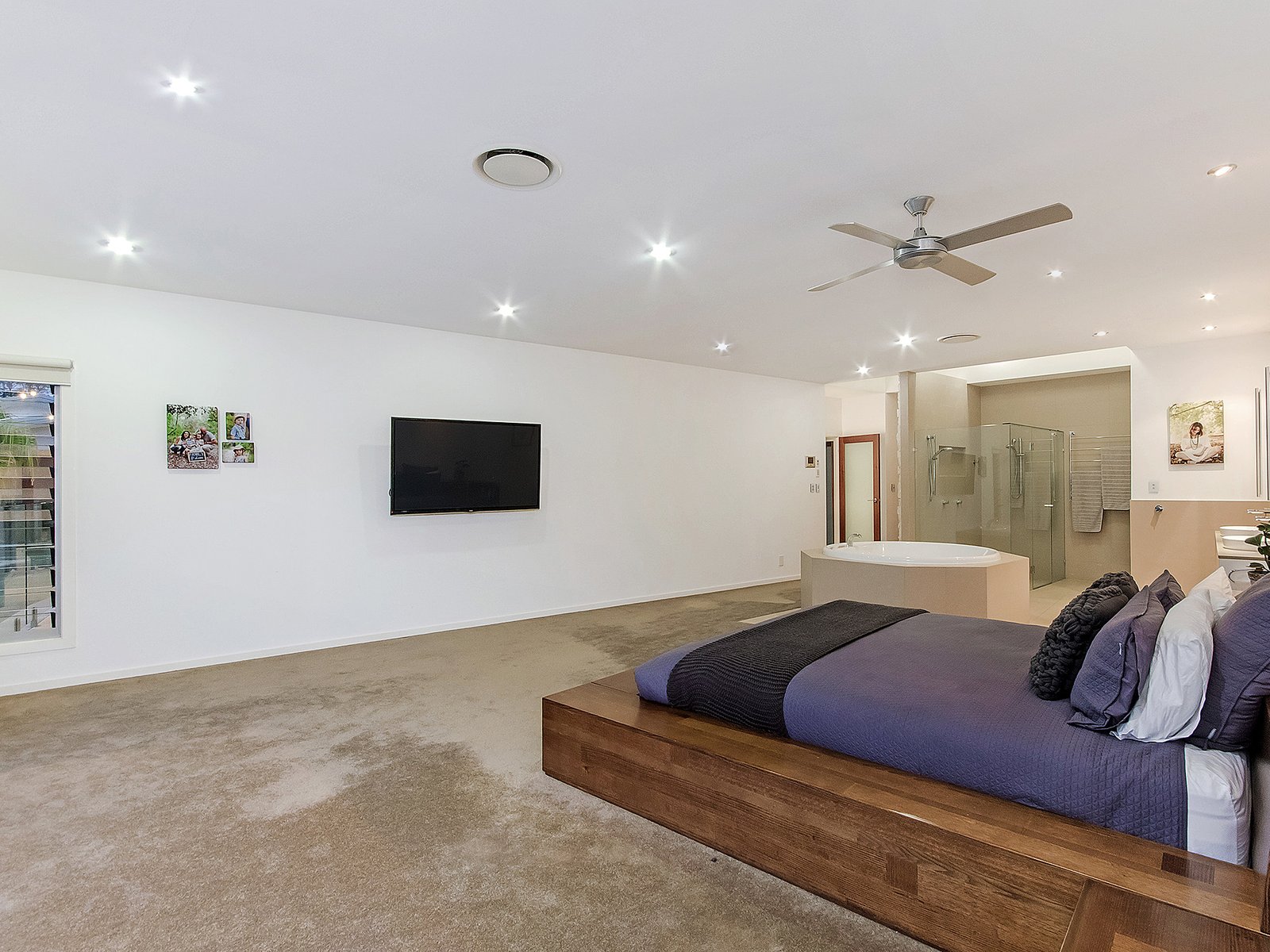 1 Dungogie Drive TALLEBUDGERA 19