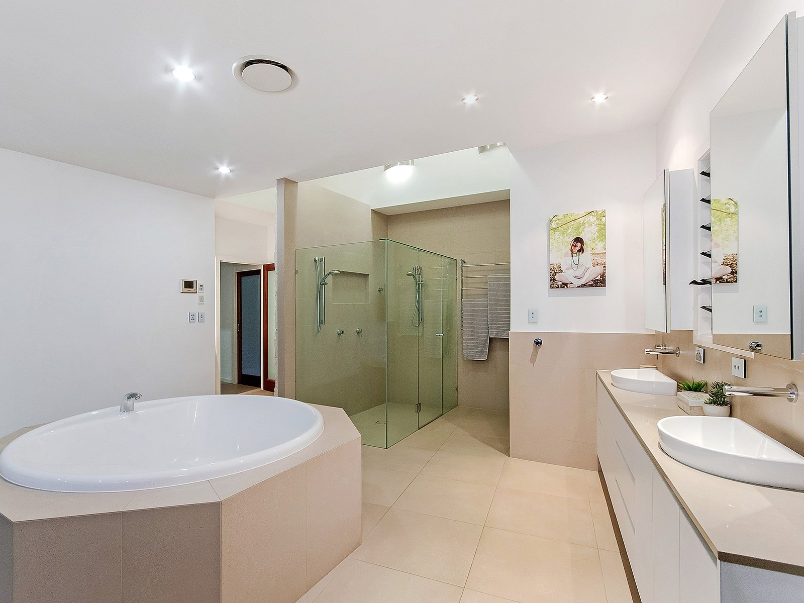 1 Dungogie Drive TALLEBUDGERA 21