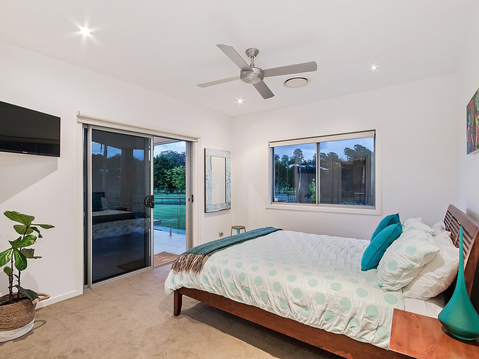 1 Dungogie Drive TALLEBUDGERA 22