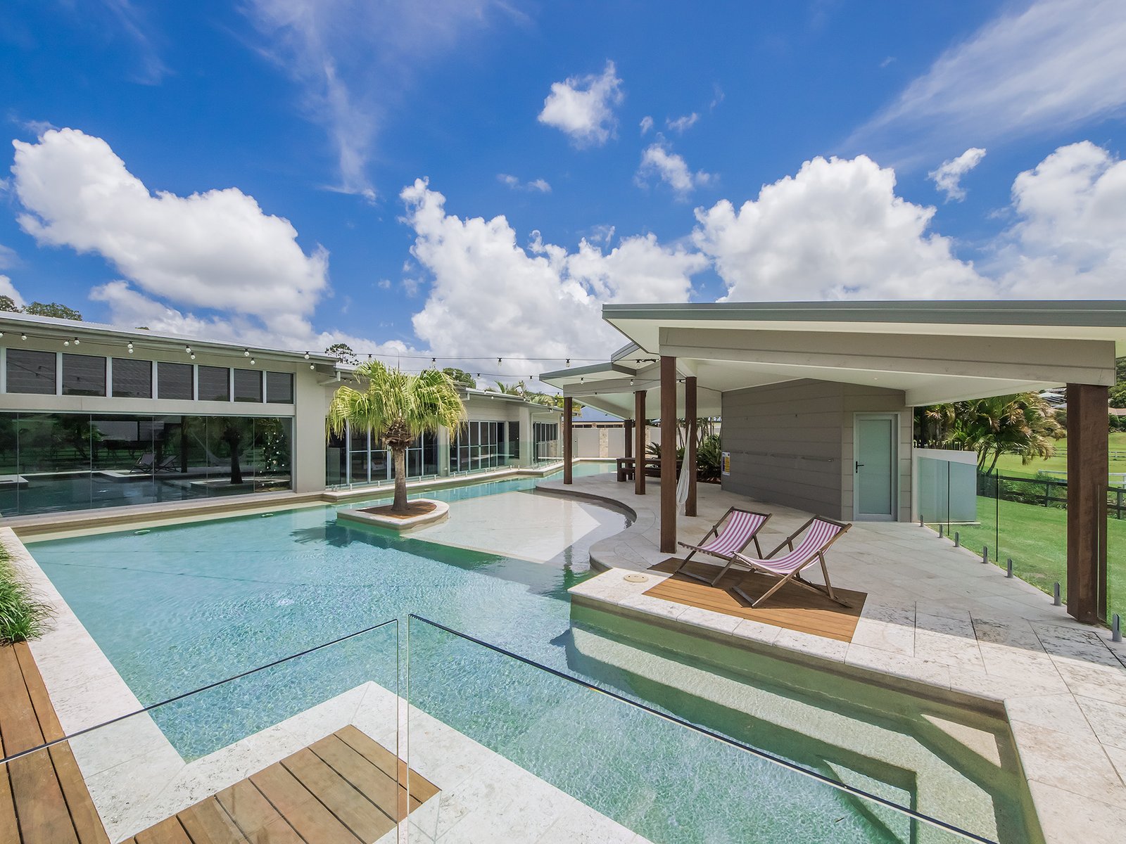 1 Dungogie Drive TALLEBUDGERA 27