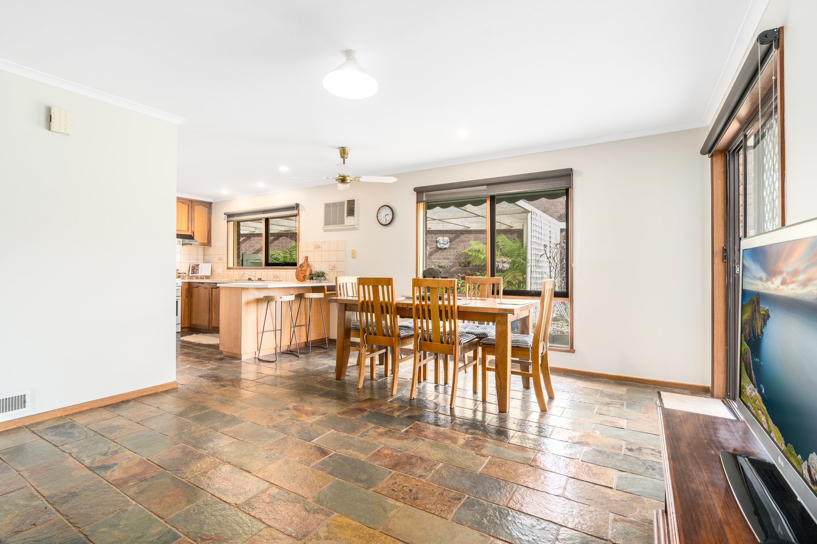 Gallery: 1 Dunmow Crescent
