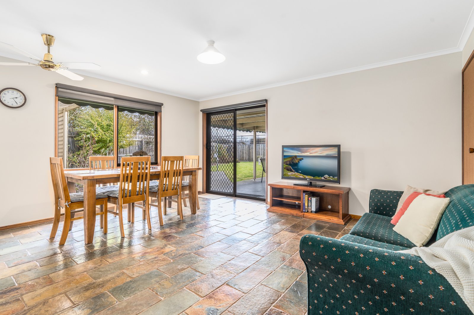 Gallery: 1 Dunmow Crescent