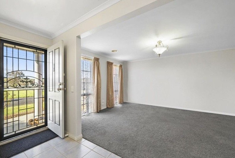 Gallery: 1 Ealing Avenue