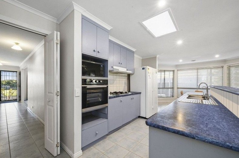 Gallery: 1 Ealing Avenue