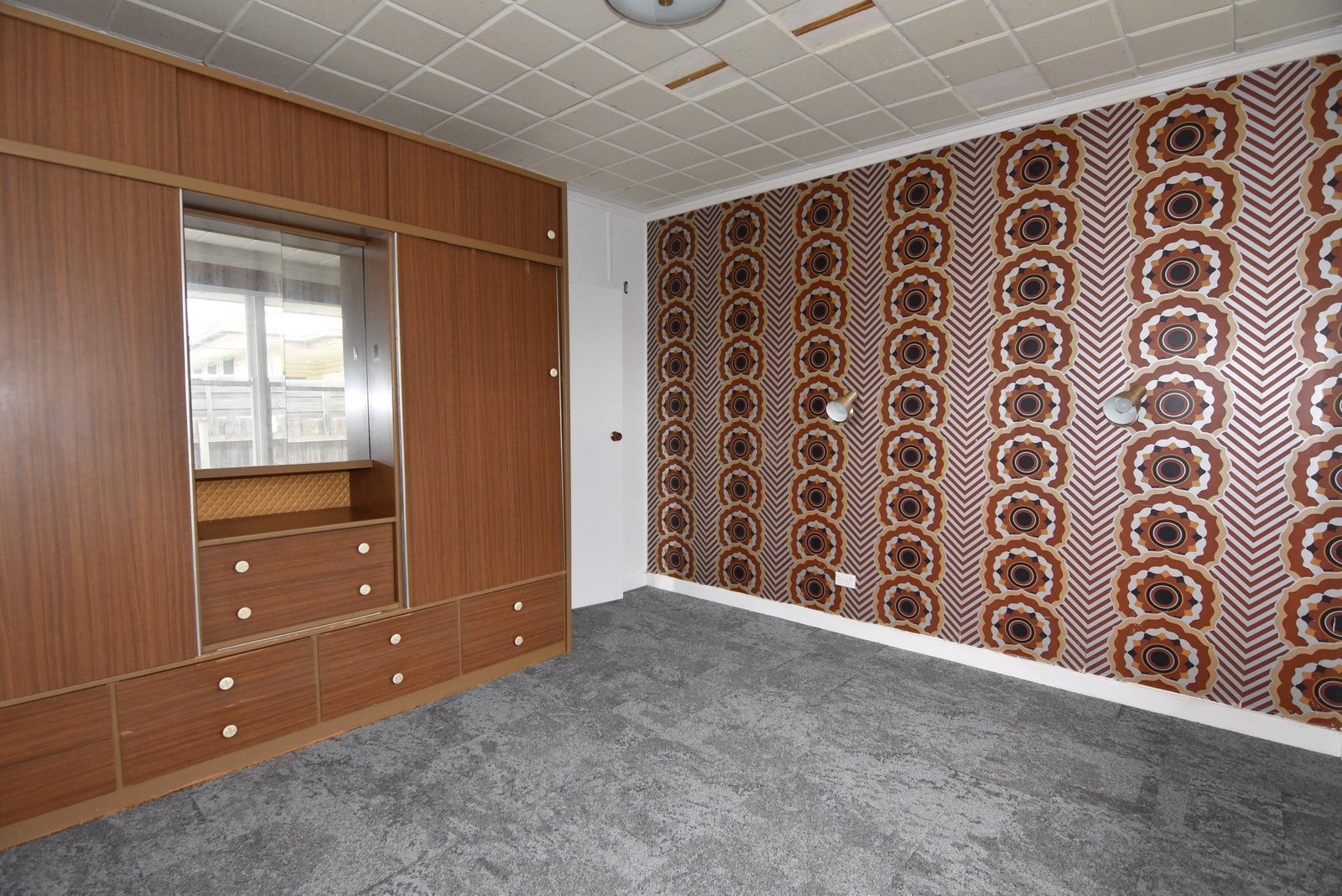 Gallery: 1 Emu Court