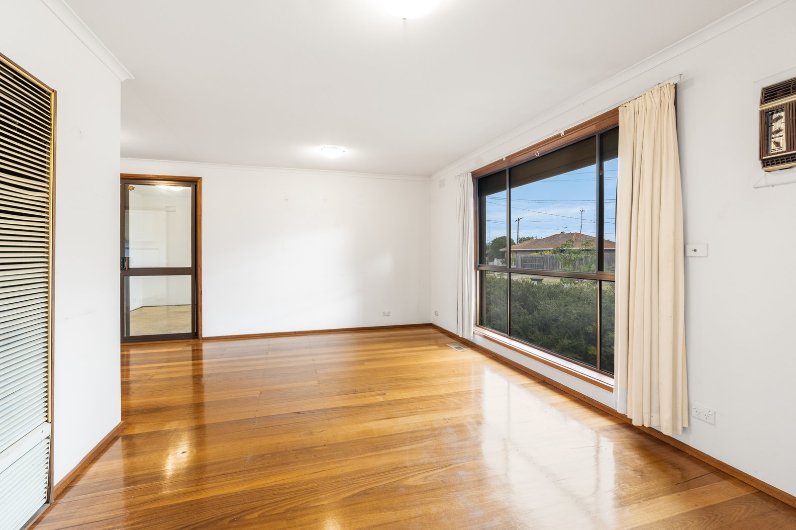 Gallery: 1 Erica Avenue