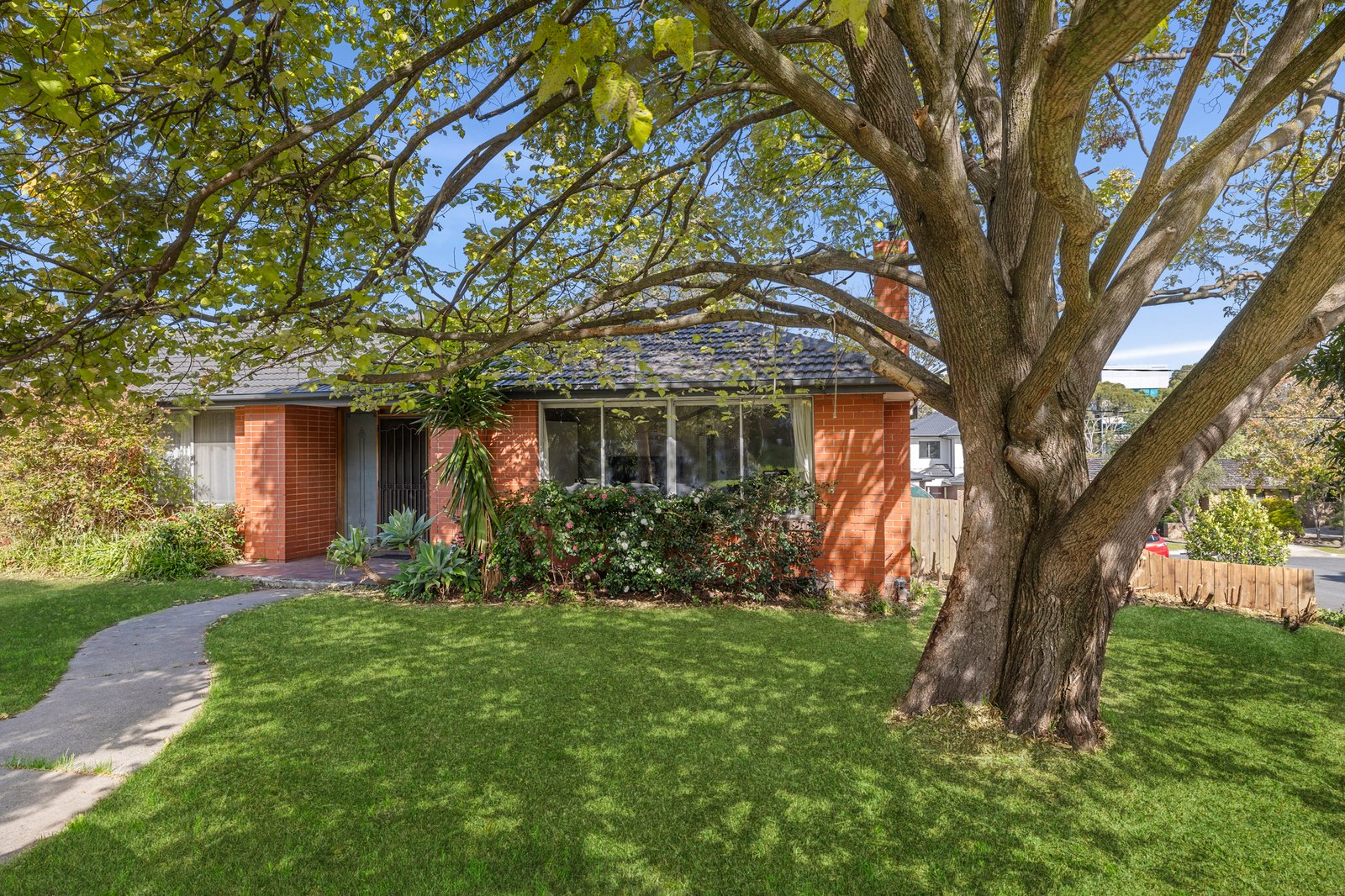 Gallery: 1 Essington Court
