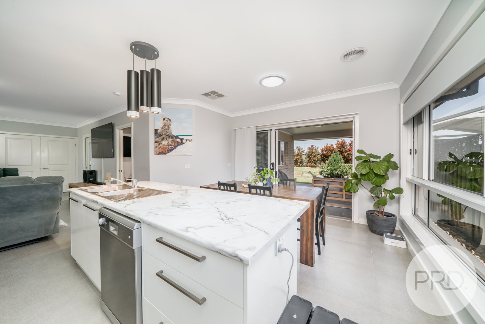 1 Eucalypt Street FOREST HILL 2