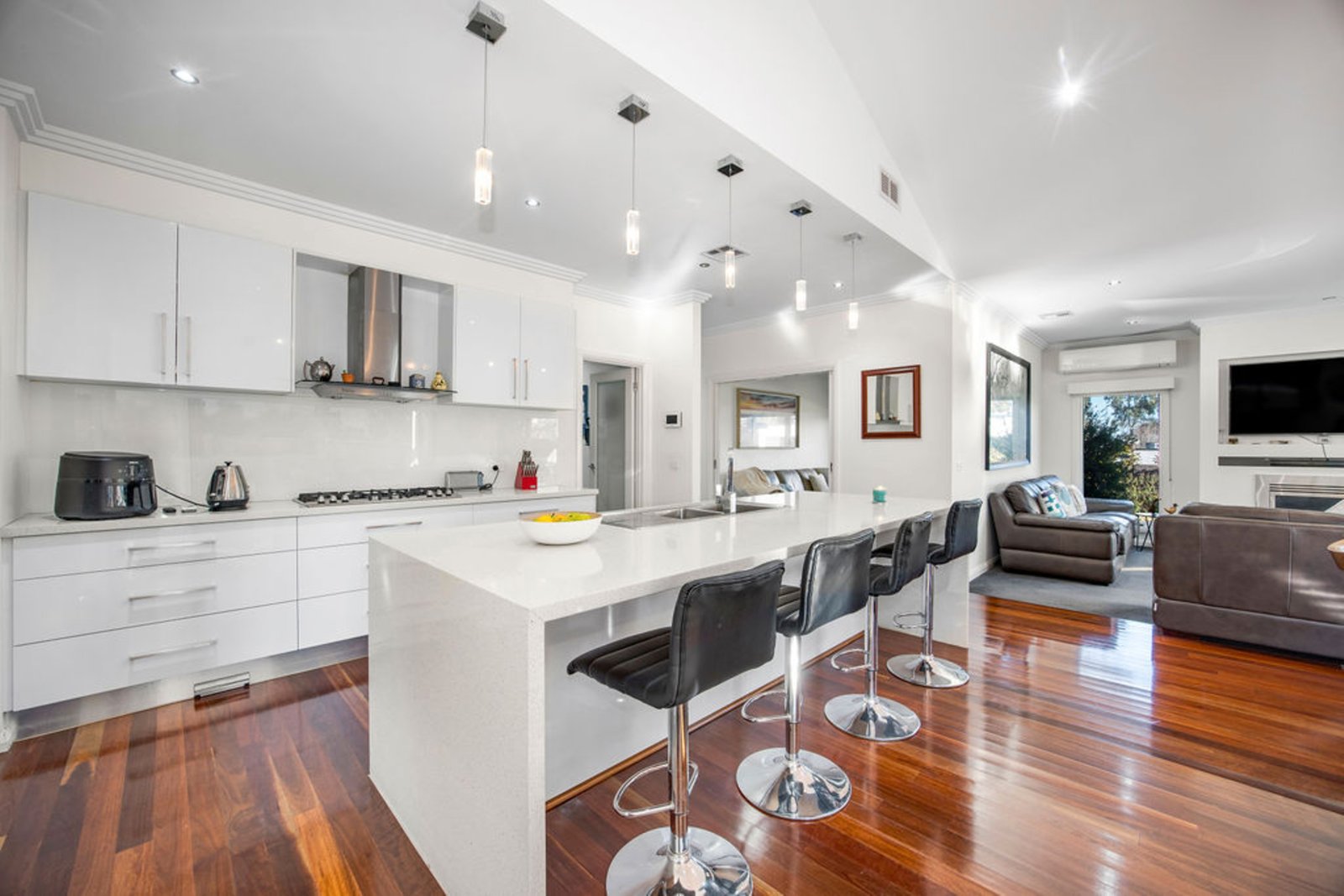 Gallery: 1 Evergreen Drive