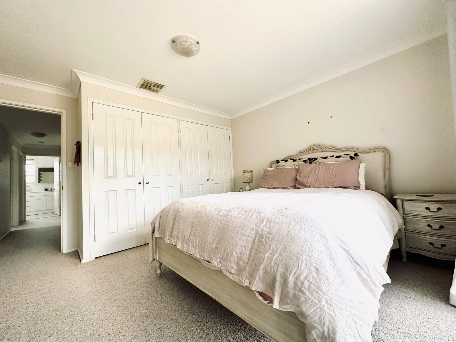 1 Fiona Street TAMWORTH 11