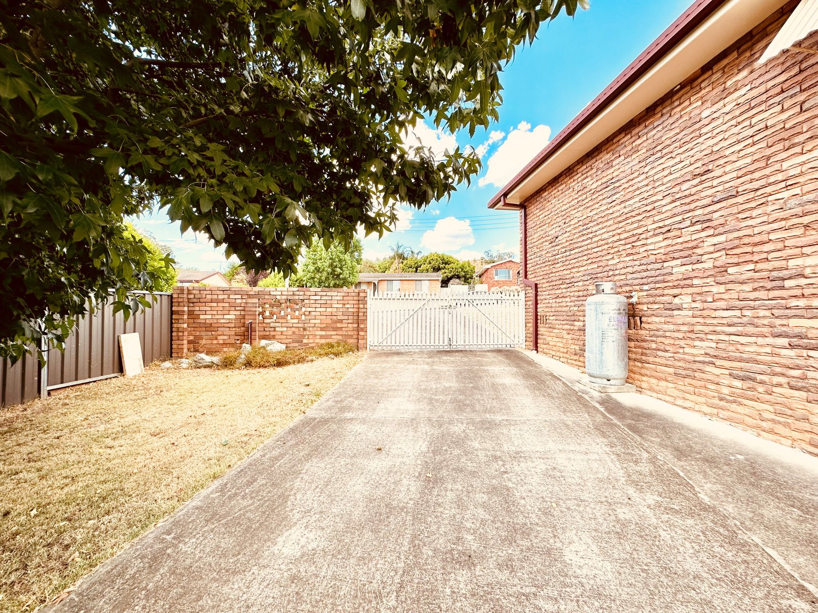 1 Fiona Street TAMWORTH 20