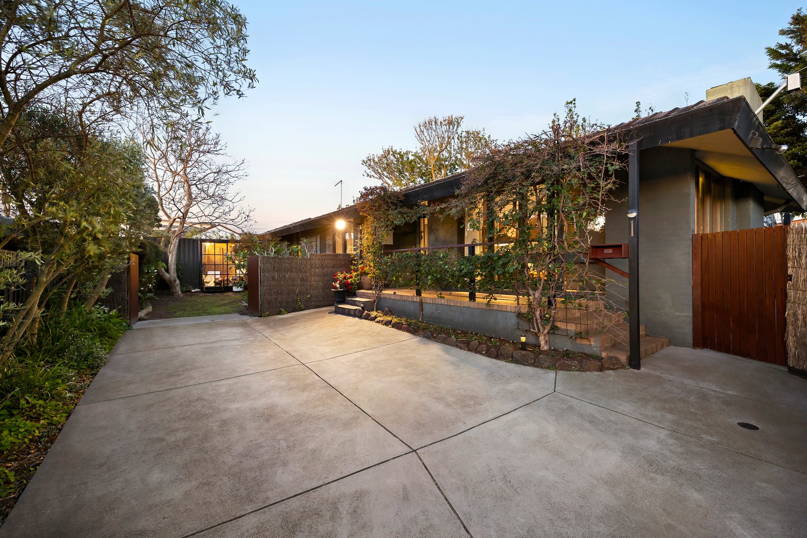 1 Fleetwood Crescent, Frankston South, 3199