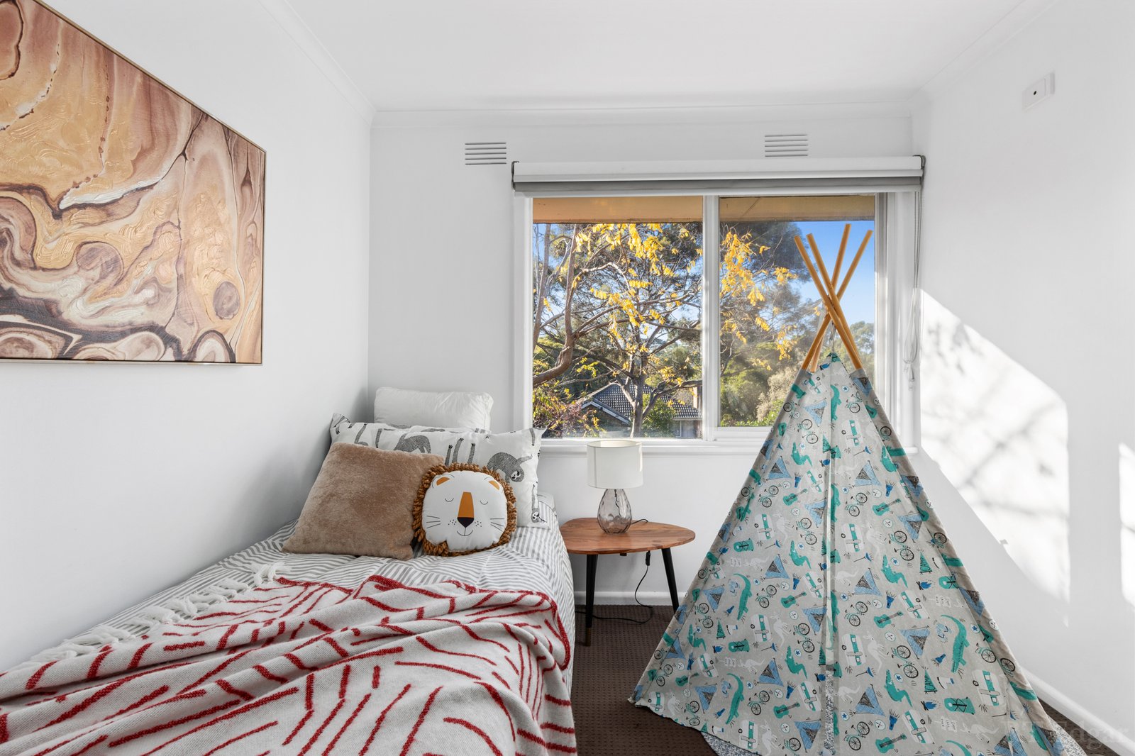 Real Estate and Property in 1 Flodden Way, Briar Hill, VIC