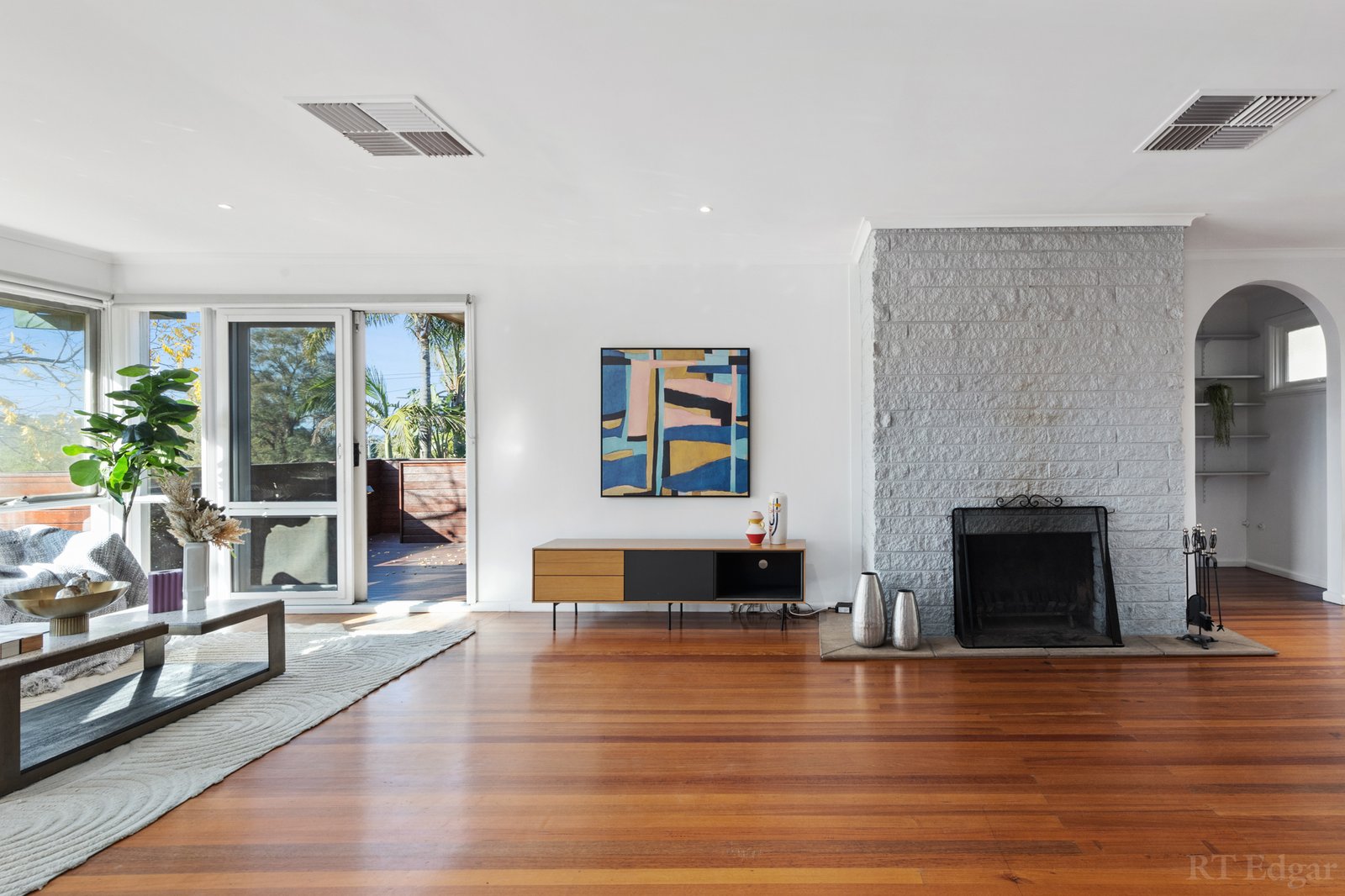 Real Estate and Property in 1 Flodden Way, Briar Hill, VIC