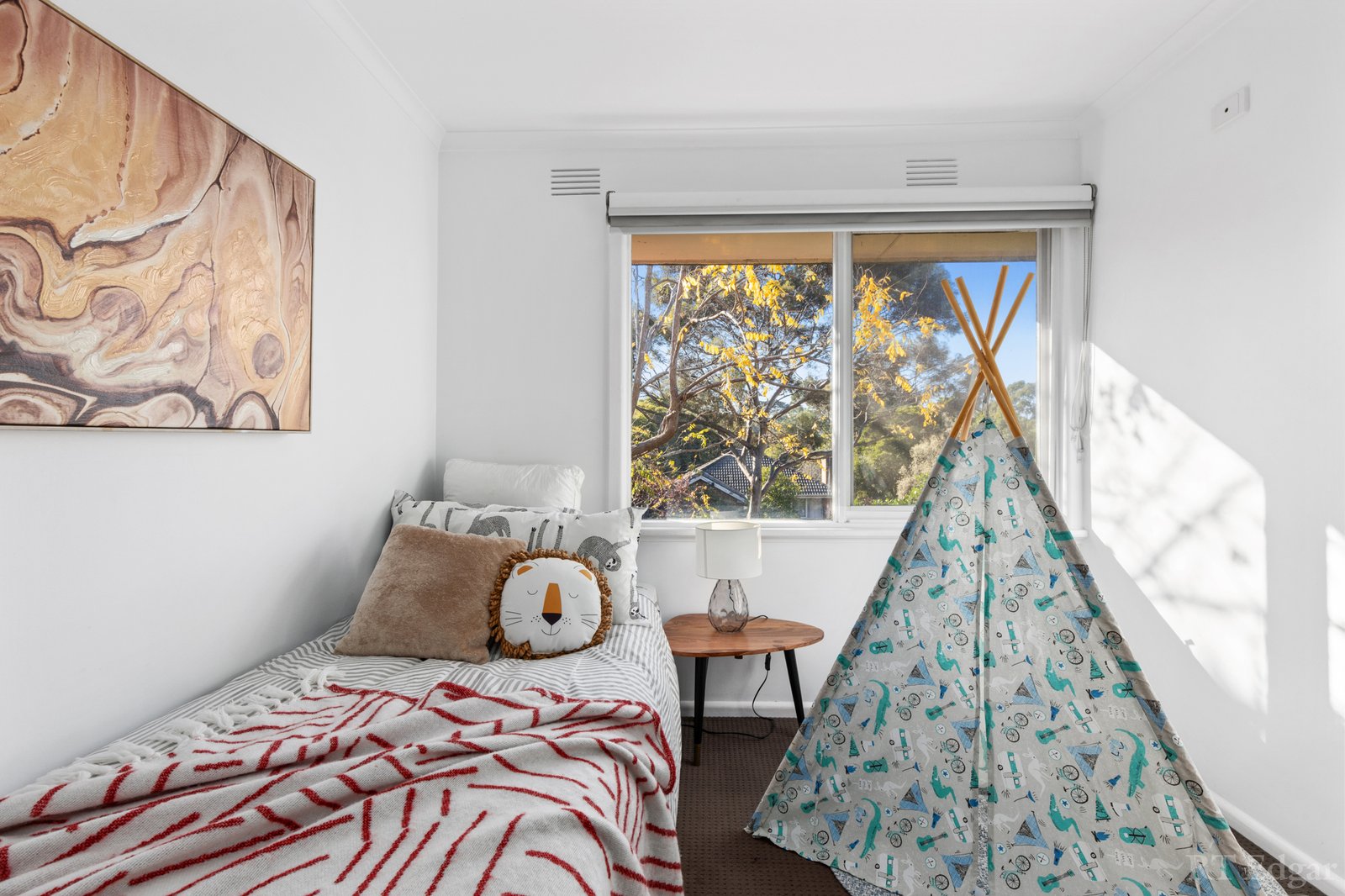 Real Estate and Property in 1 Flodden Way, Briar Hill, VIC