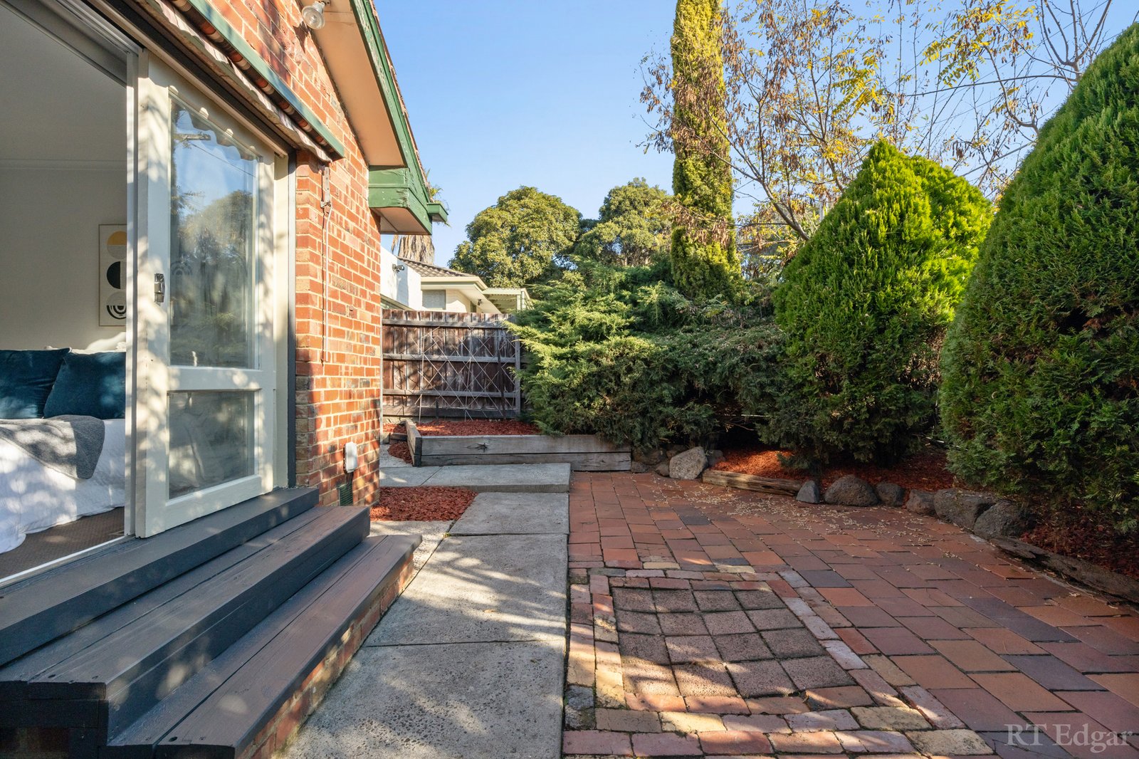 Real Estate and Property in 1 Flodden Way, Briar Hill, VIC