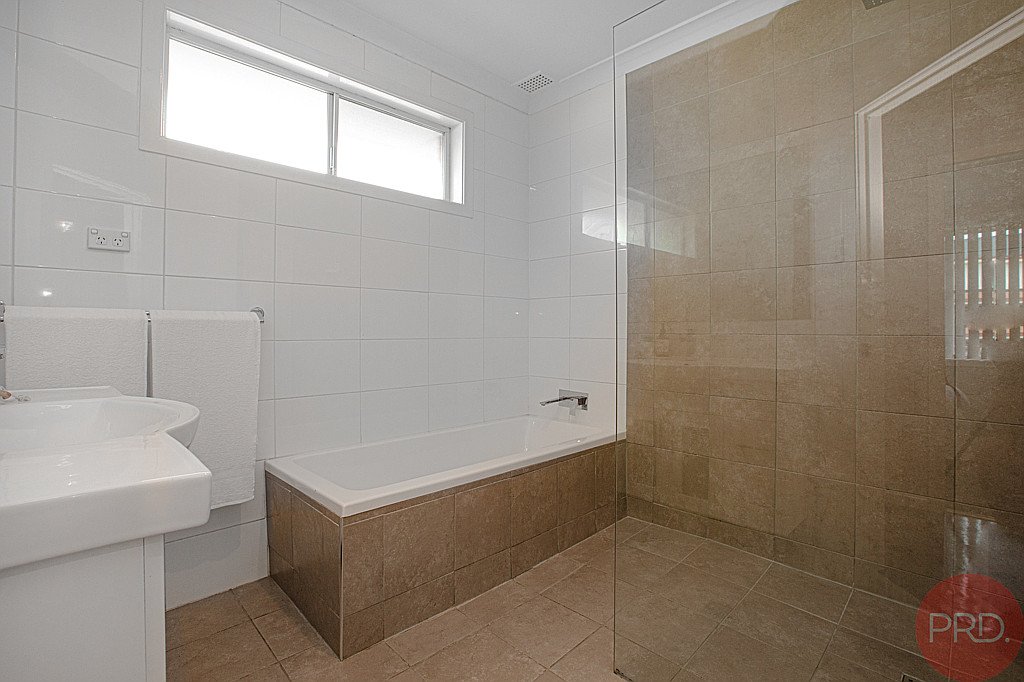 1 Floral Close TENAMBIT 11