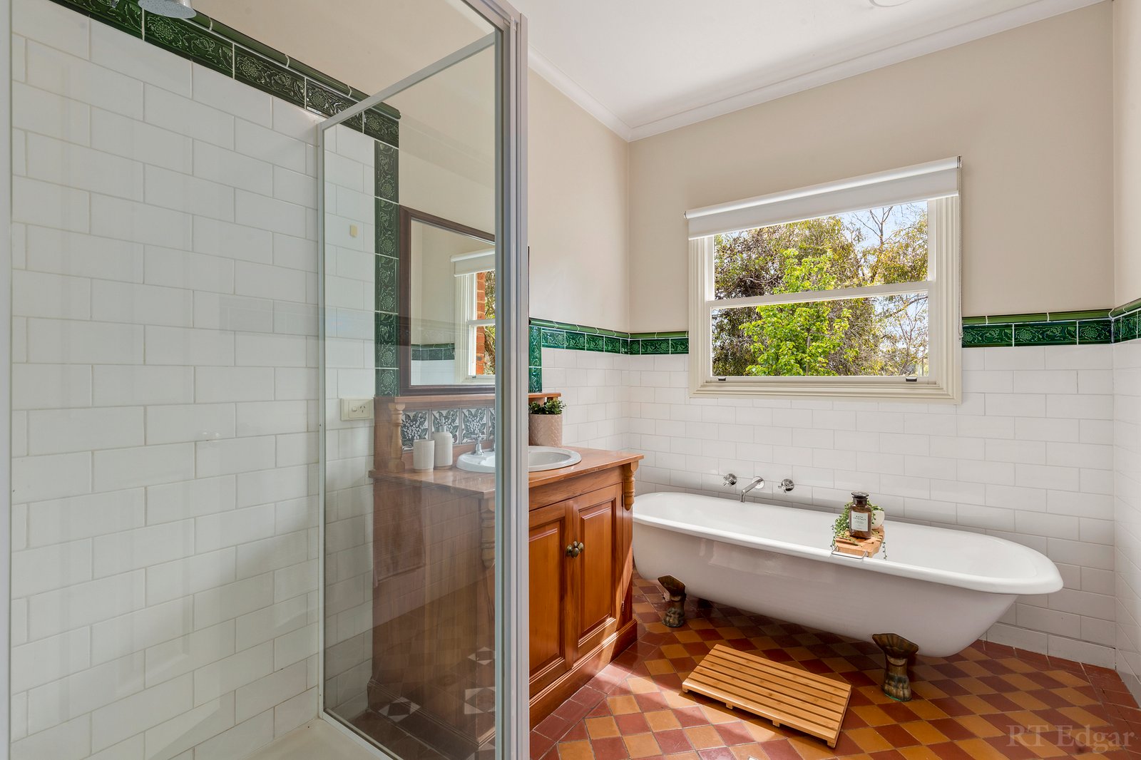 Real Estate and Property in 1 Fontaine Court, Ocean Grove, VIC