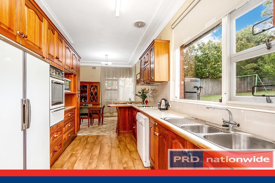 1 Freeman Avenue OATLEY 4