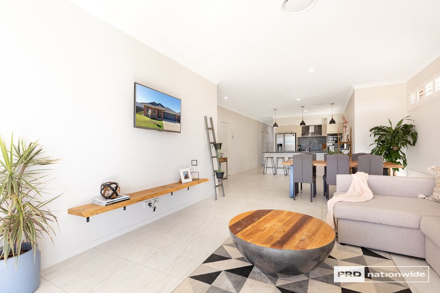 1 Galah Drive TAMWORTH 6