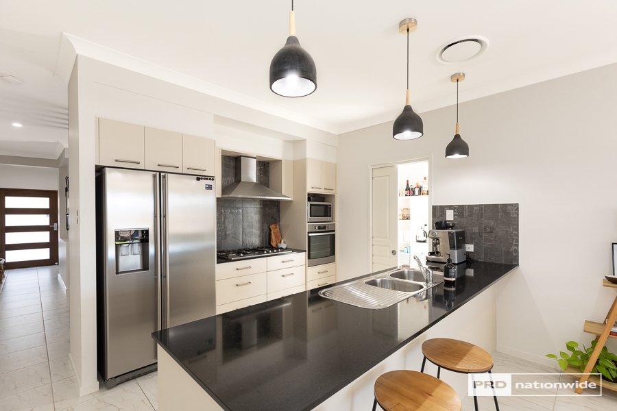 1 Galah Drive TAMWORTH 8