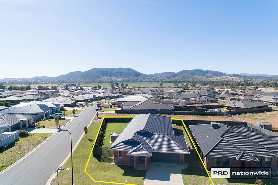 1 Galah Drive TAMWORTH 19