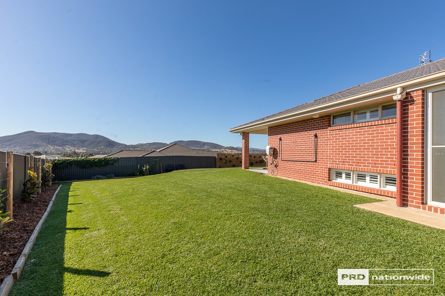 1 Galah Drive TAMWORTH 22