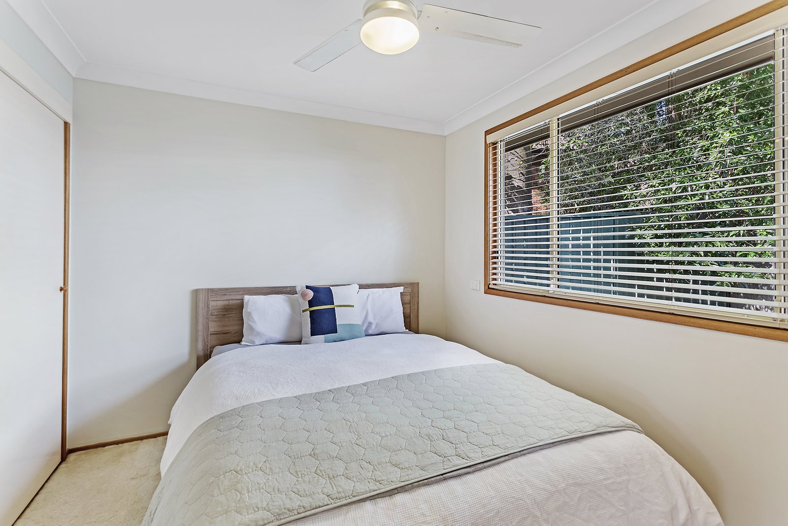 1 Garden Place SHOAL BAY 9