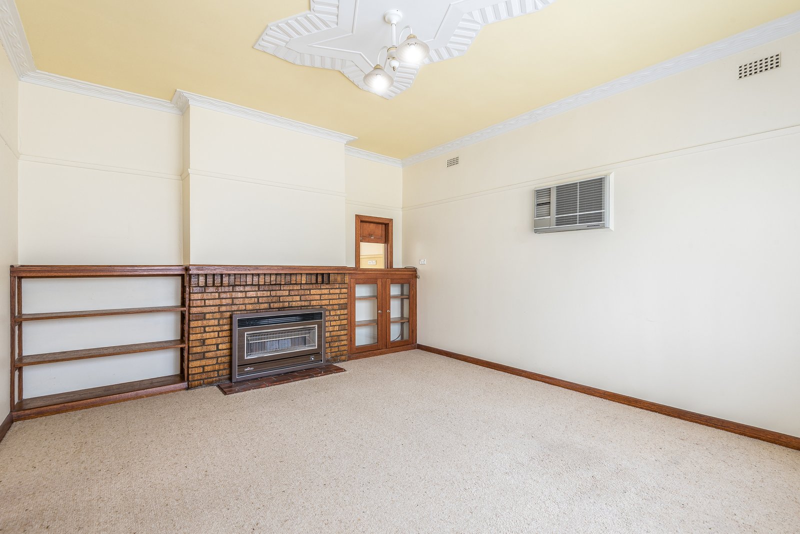 Gallery: 1 Garlick Avenue