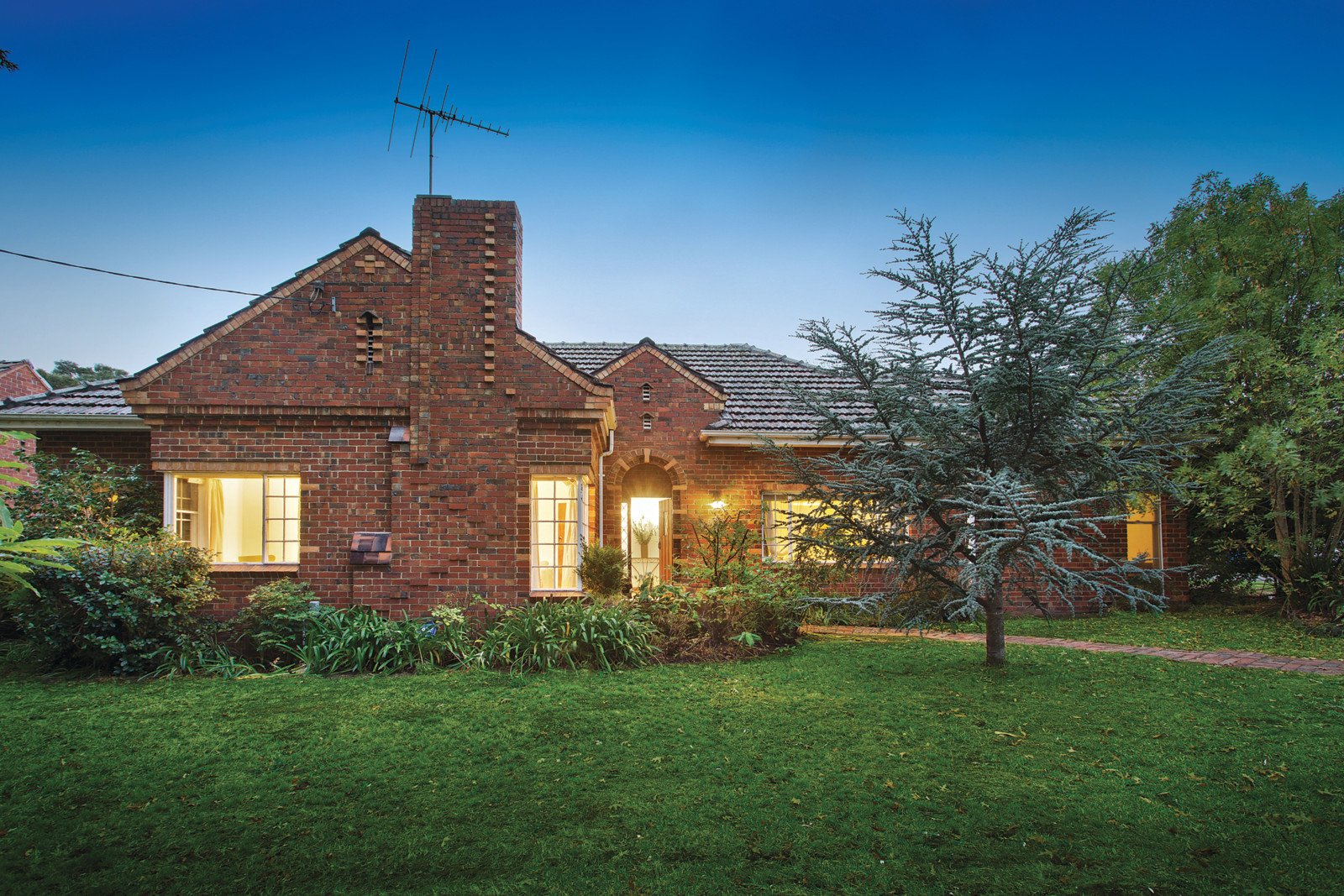 1 Glen Road, Ashburton, VIC