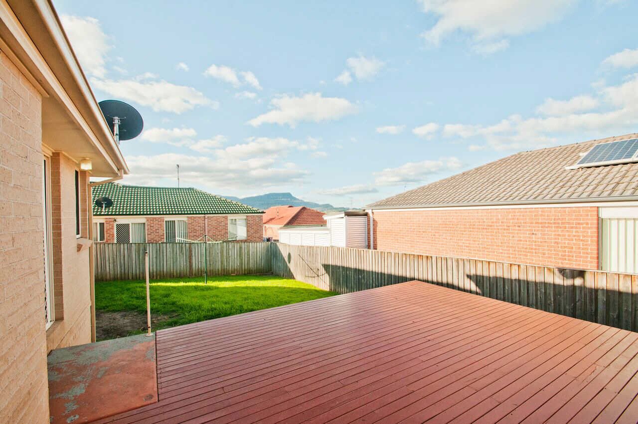 1 Glenlee Dr  HORSLEY 4